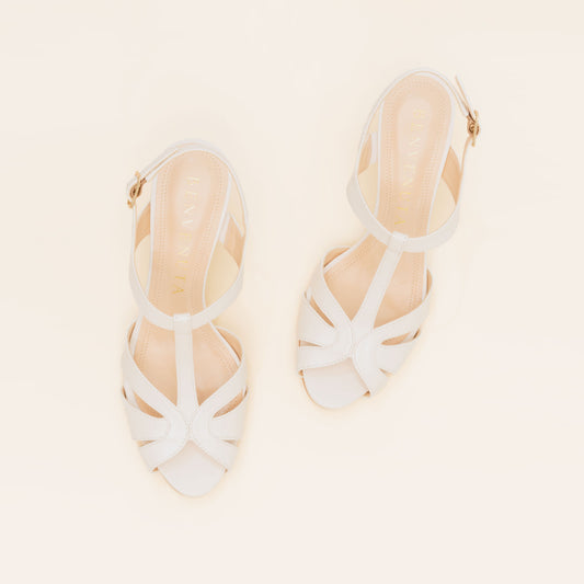 SAPATO DE NOIVA TIPO SANDÁLIA COM PLATAFORMA COM SALTO BLOCO MÉDIO NA COR BRANCO PEROLIZADO