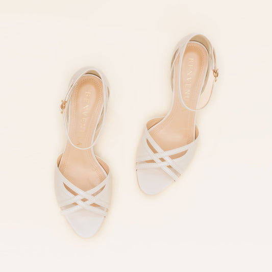 SAPATO DE NOIVA TIPO SANDÁLIA COM PLATAFORMA COM SALTO BLOCO MÉDIO NA COR BRANCO PEROLIZADO