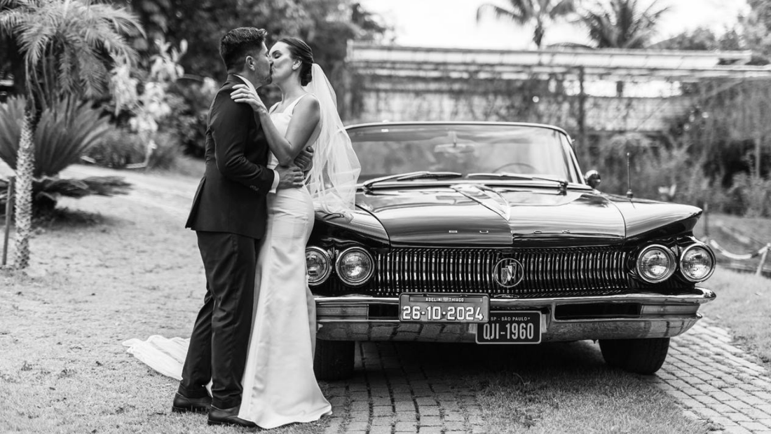 Noiva Adeline Gusmão em seu casamento usando sapatos Benvenuta
