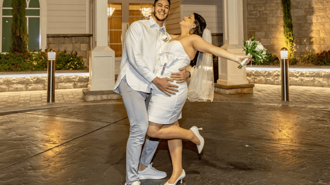 Noiva Leticia Venancio em seu casamento em Las Vegas usando sapatos Benvenuta