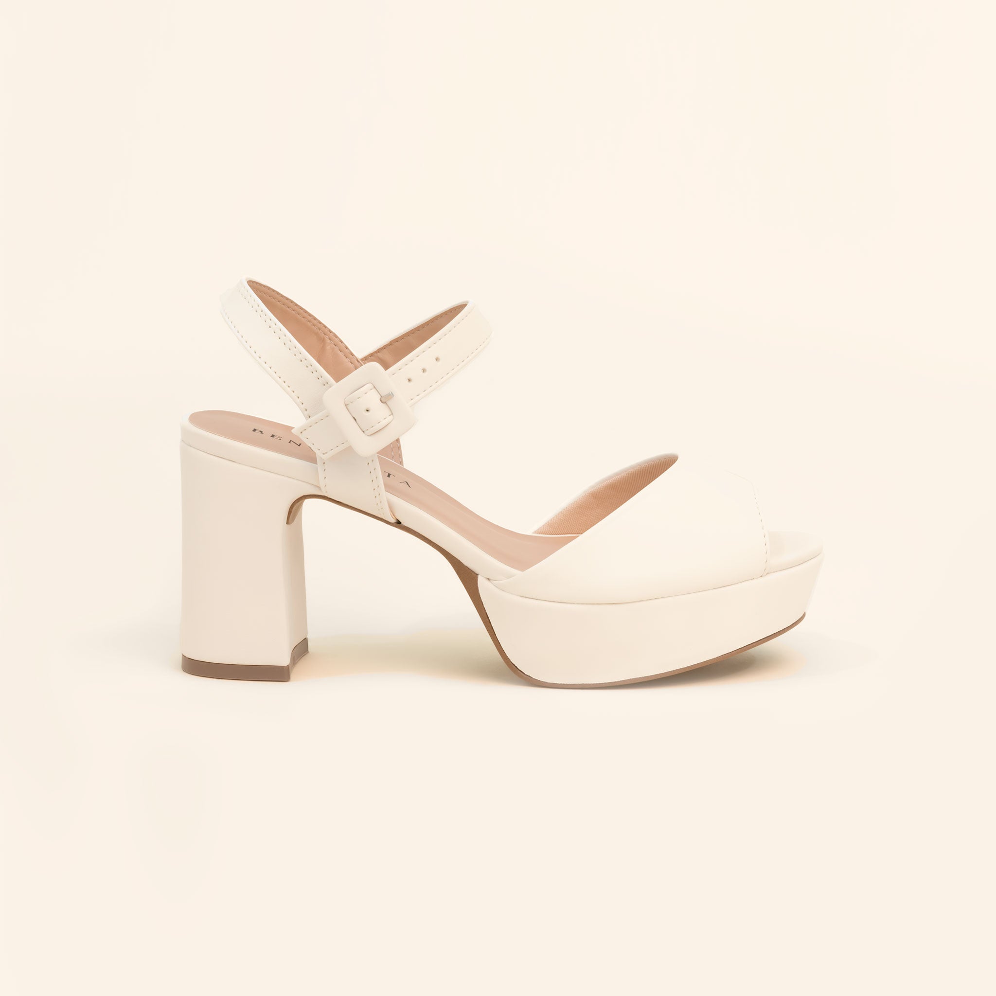 SANDÁLIA PLATAFORMA DE UMA TIRA COM SALTO BLOCO ALTO NA COR NEW WHITE