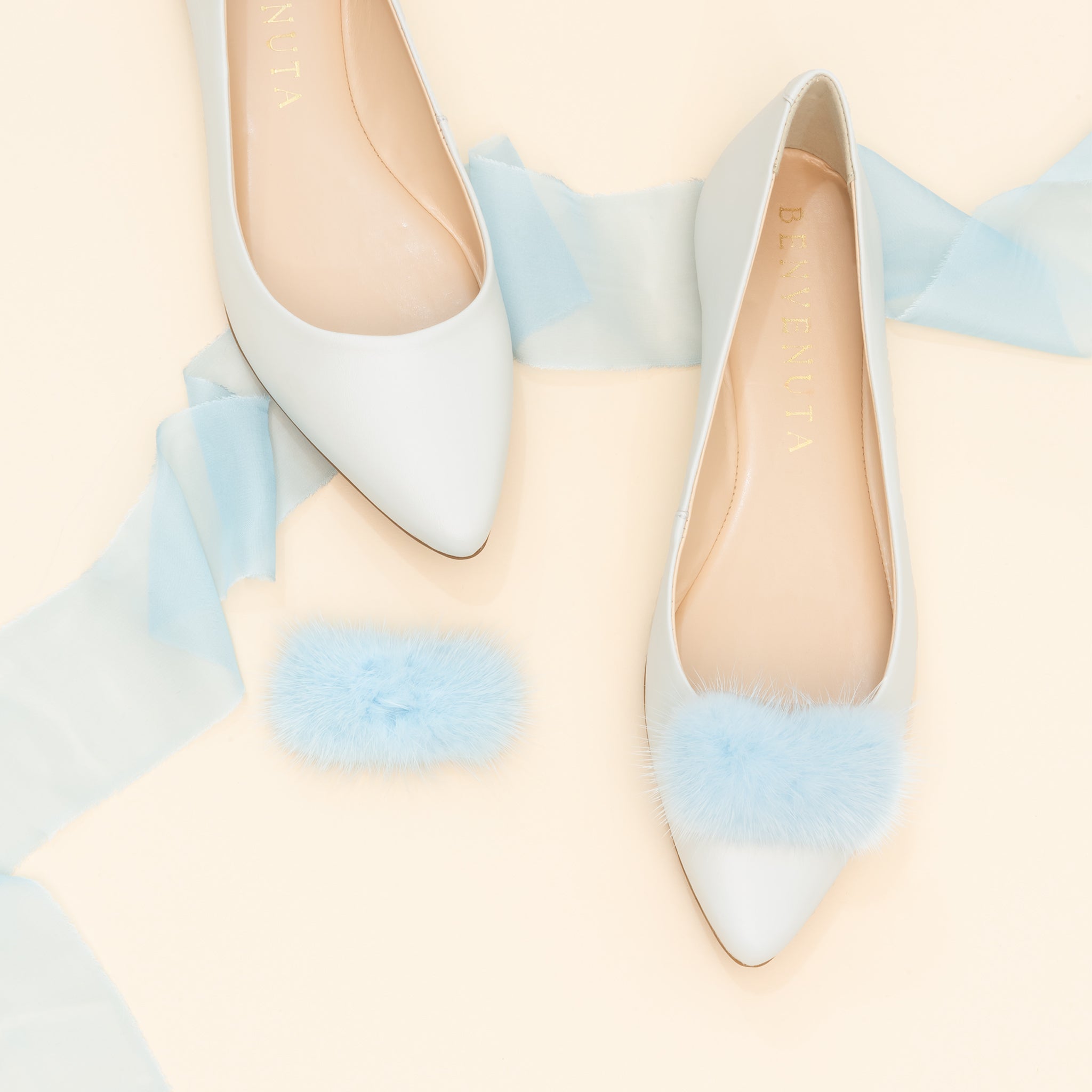 CLIP DE PELE AZUL CLARO PARA CUSTOMIZAÇÃO DE SAPATOS DE NOIVA