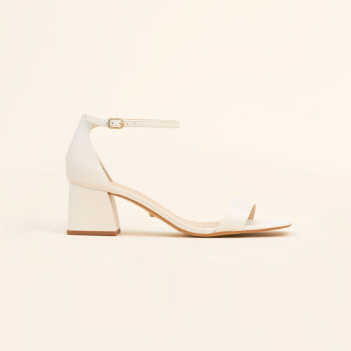 SANDÁLIA DE NOIVA DE UMA TIRA COM SALTO BLOCO BAIXO NA COR BRANCA PEROLIZADA