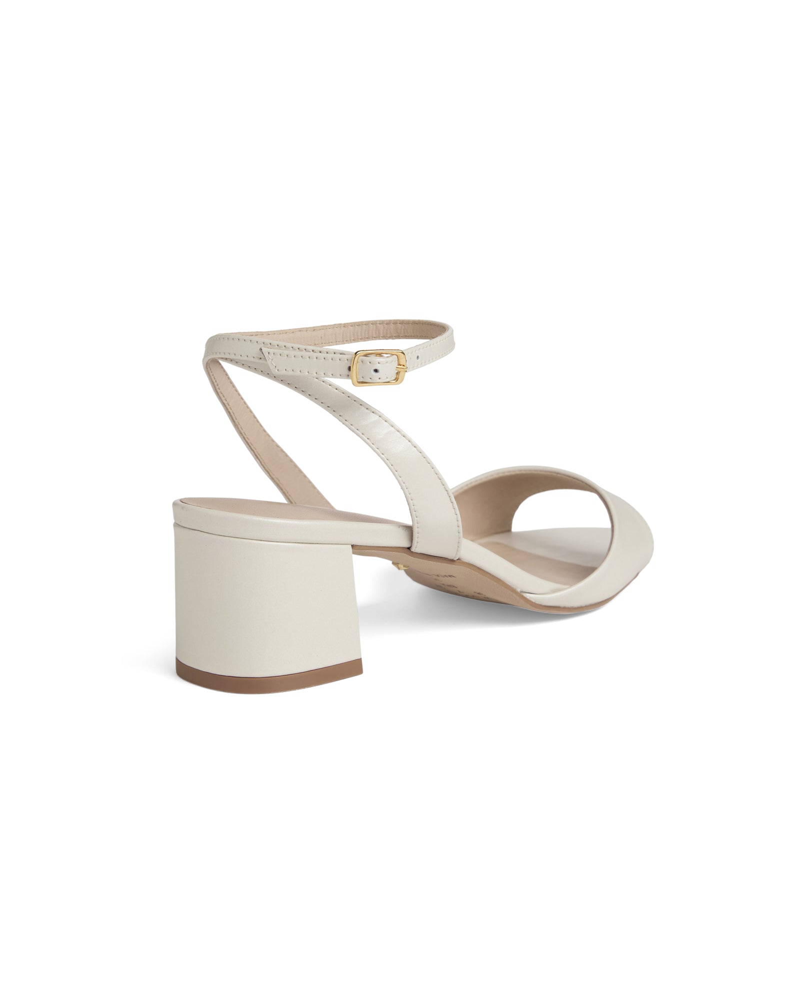 Sandália de noiva Gio 55 Branca Perolada Benvenuta em couro com salto bloco.