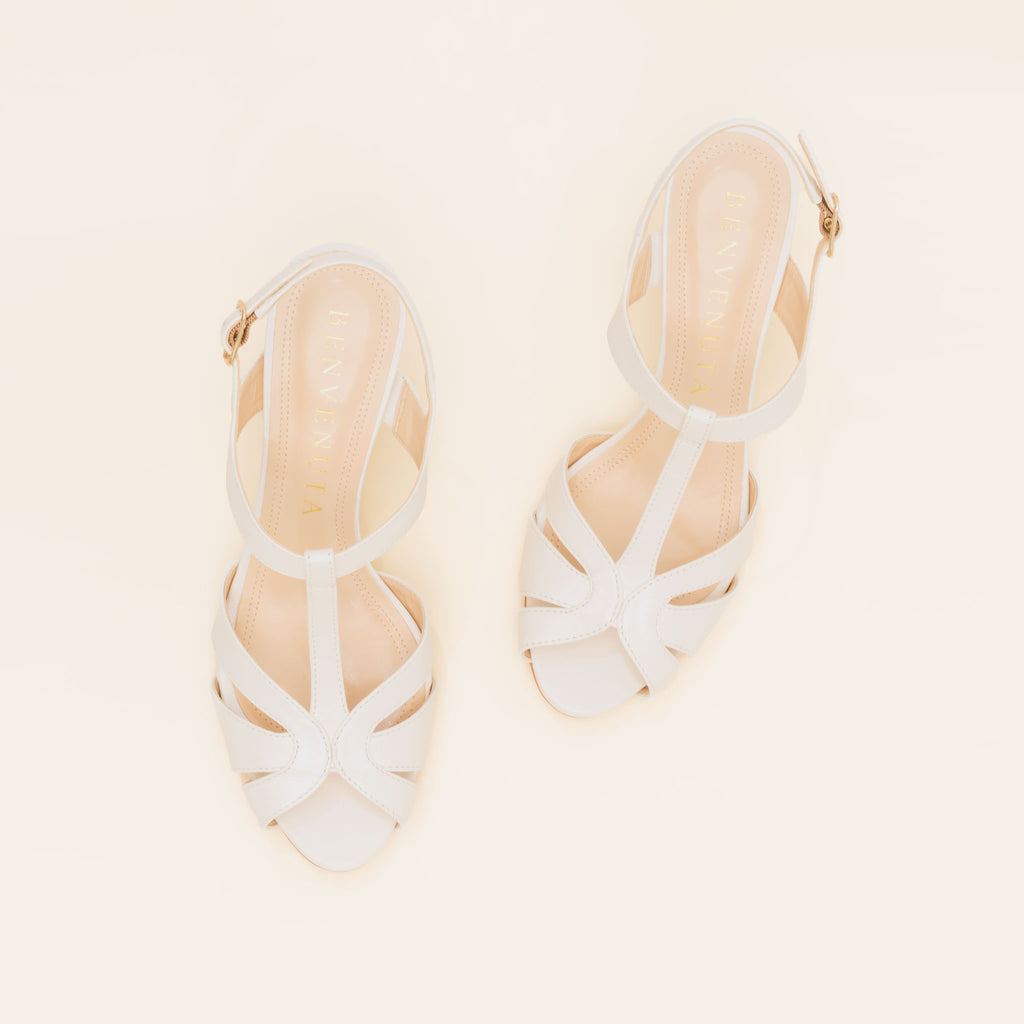 SAPATO DE NOIVA TIPO SANDÁLIA COM PLATAFORMA COM SALTO BLOCO MÉDIO NA COR BRANCO PEROLIZADO