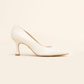 SAPATO DE NOIVA TIPO SCARPIN COM BICO FICO E SALTO AMPULHETA MÉDIO NA COR BRANCO PEROLIZADO