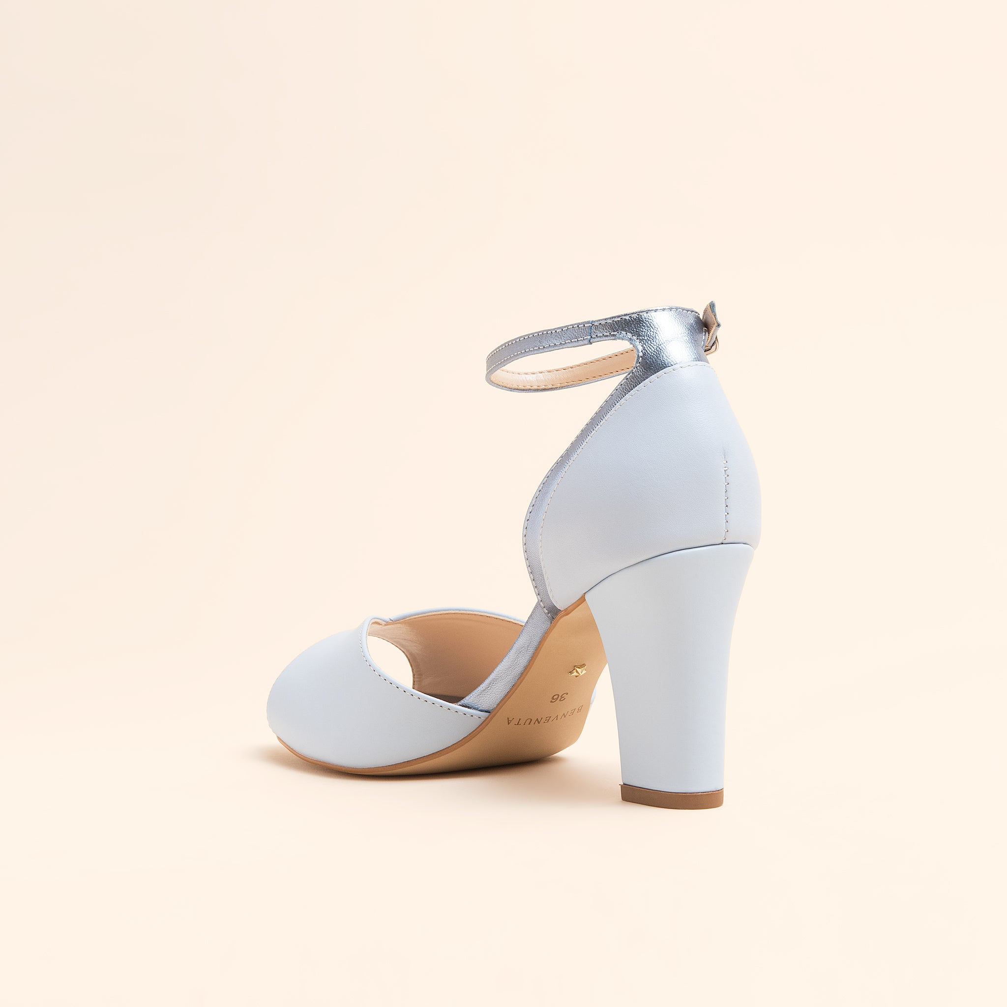 SAPATO DE NOIVA TIPO SANDÁLIA COM BICO REDONDO COM PLATAFORMA COM SALTO BLOCO MÉDIO NA COR AZUL PRIMAVERA